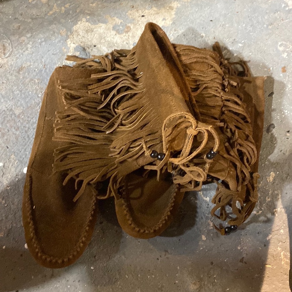 Worn once, fringe boot